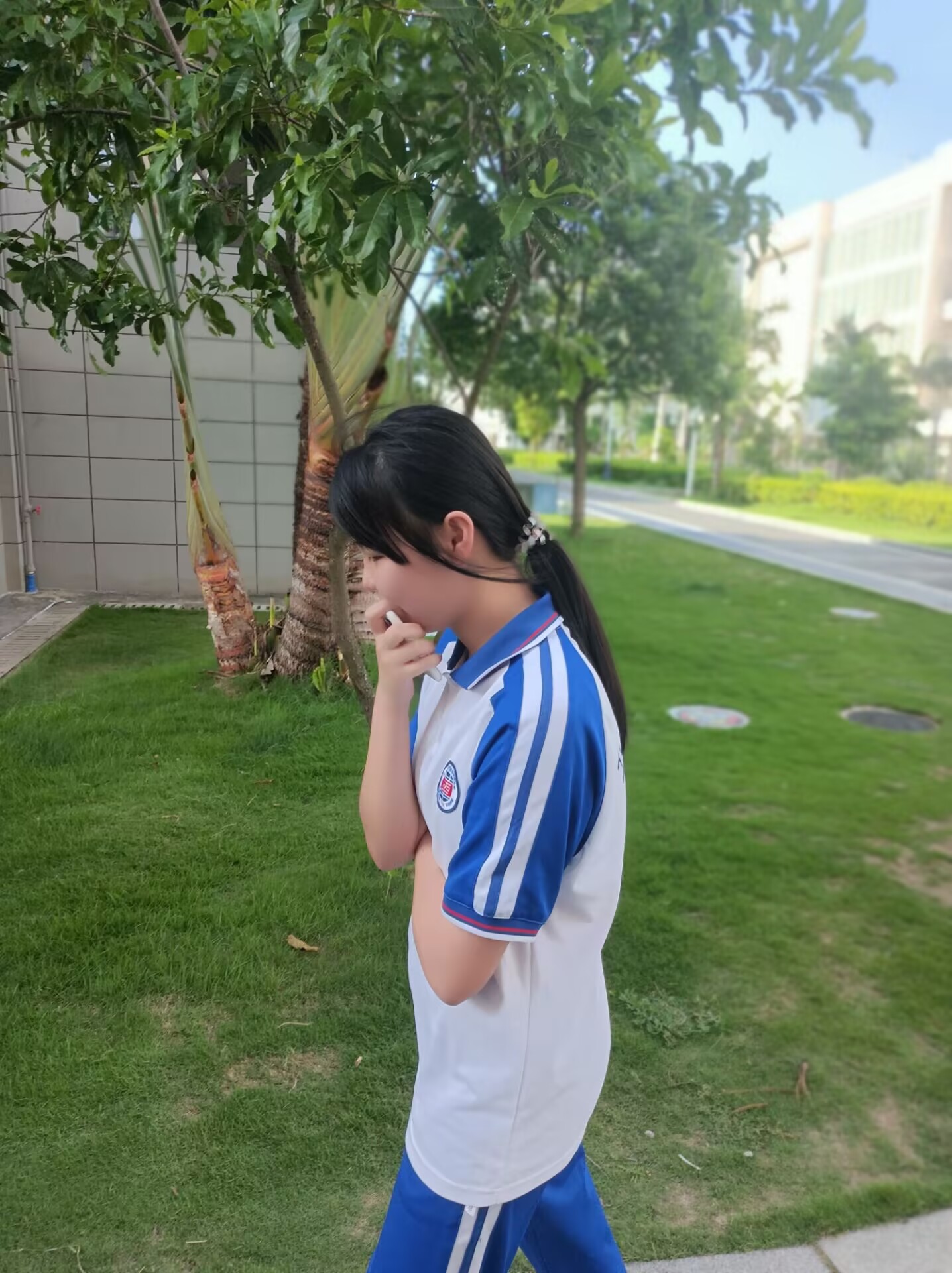 前往食堂